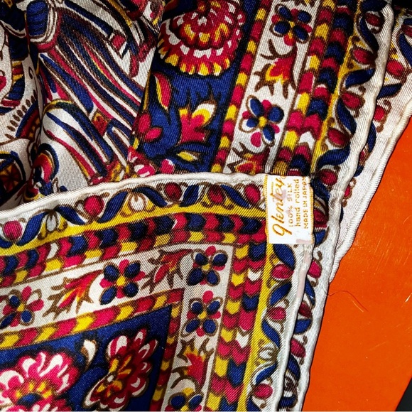 Glentey Floral 100% Silk Scarf - Picture 5 of 5